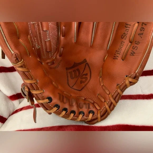 EUC, WILSON BASEBALL / SOFTBALL GLOVE. R-throw. - Picture 3 of 16